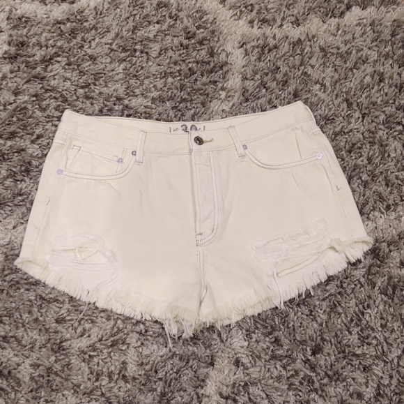 Free People Loving Good Vibrations Denim Shorts Banana Split - Picture 2 of 5